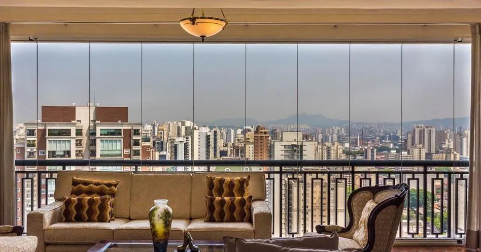 Lujo en las alturas: Ático de 438 m², 5 suites y 6 plazas de garaje esperando por ti