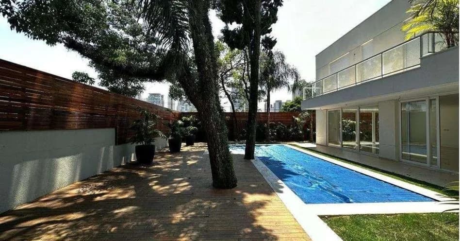 Sophistication and Exclusivity in Every Detail – Luxury Residence for Sale